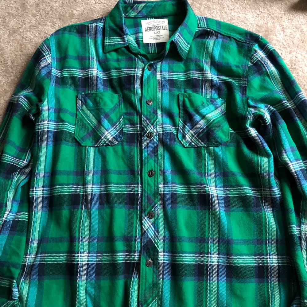 Men’s plaid button down shirt